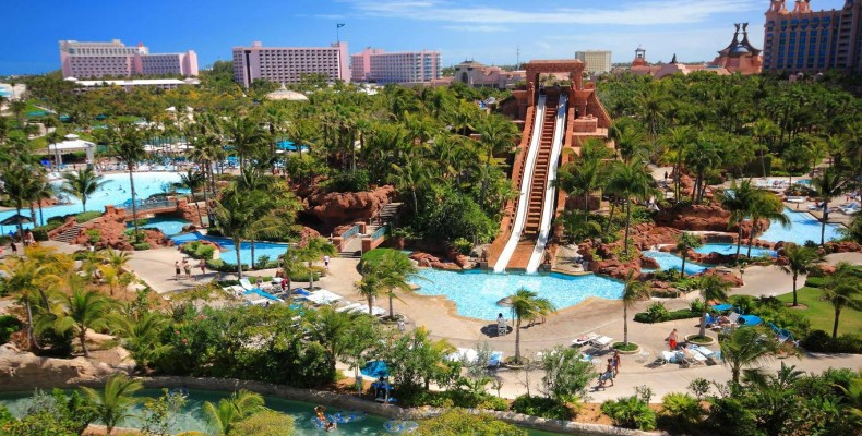 پارک آبی آتلانتیس باهاما با سرسره Leap of Faith و استخرهای فیروزهای