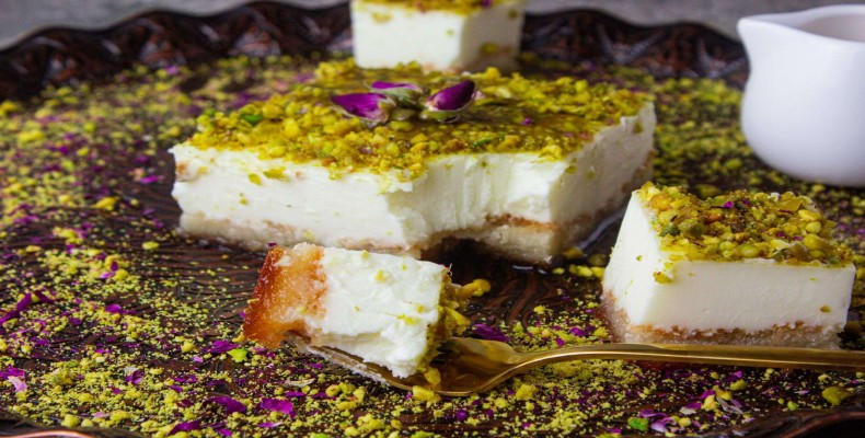 عیش‌السّرایا یا دسر نان حرمسرا با خامه و پسته
