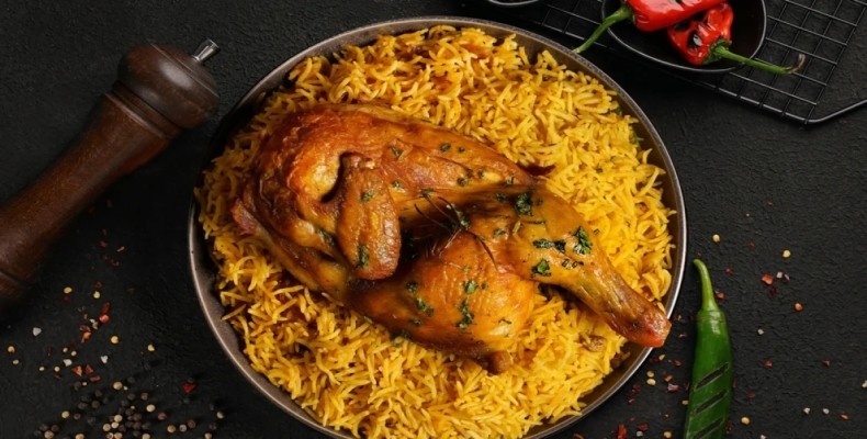 کبسه مرغ و برنج زعفرانی؛ غذای عربی تند و معطر از بهترین غذاهای دبی