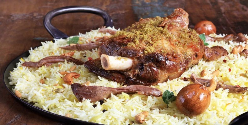مچبوس یا مجبوس برنج با گوشت و ادویه بَزار؛ غذای سنتی اماراتی از بهترین غذاهای دبی