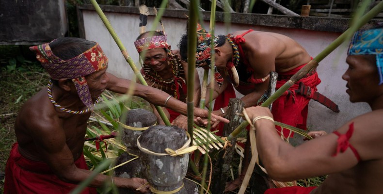 مراسم Nyobeng از رسم و رسوم عجیب و غریب اندونزی