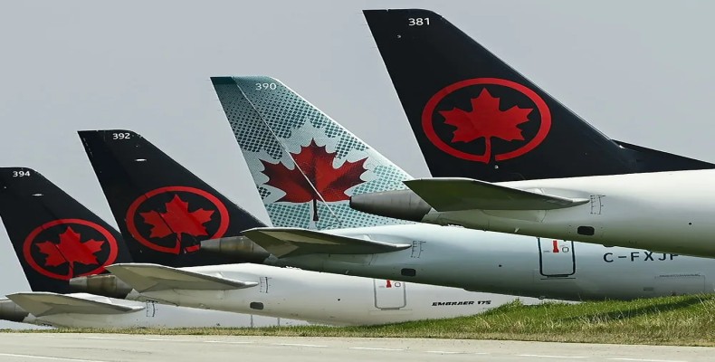 ناوگان هوایی شرکت هواپیمایی ایرکانادا با نشان برگ افرا