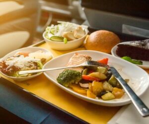 غذا و نوشیدنی در کلاس پروازی مختلف