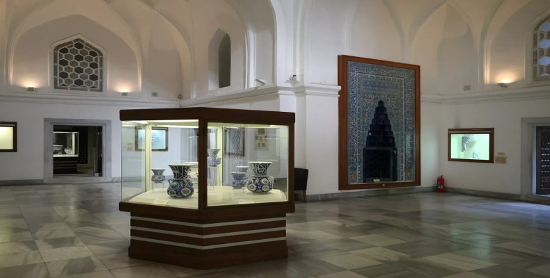 کیوسک کاشی کاری در مجموعه موزه باستان شناسی استانبول