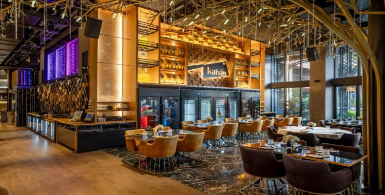 فضای داخلی لوکس رستوران کاتسین در ایروان