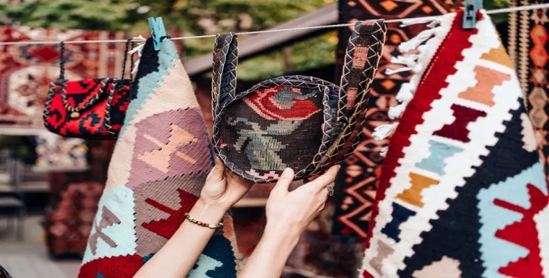 بافتهها و پارچههای دستدوز ارمنی در میان سوغات محبوب