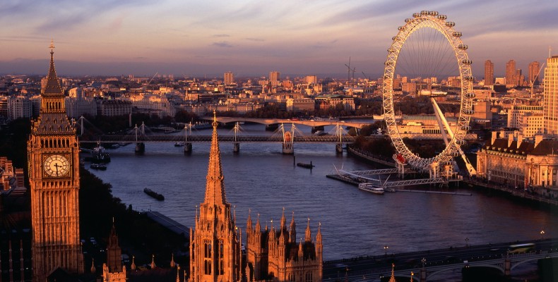 منظره غروب لندن با چشم لندن، رود تیمز و برج بیگبن از نمای بالا