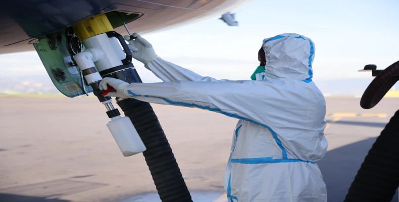 عملکرد سیستم تخلیه فاضلاب  هواپیما