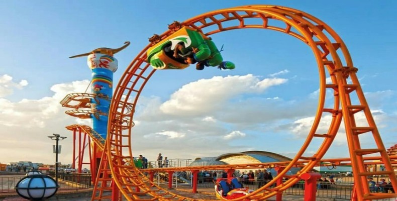 شهربازی رنگین کمان همدان، شهربازی سرپوشیده با وسایل مدرن