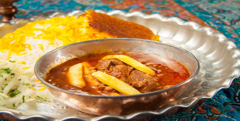 غذاهای محلی یزد  و خورشت به آلو