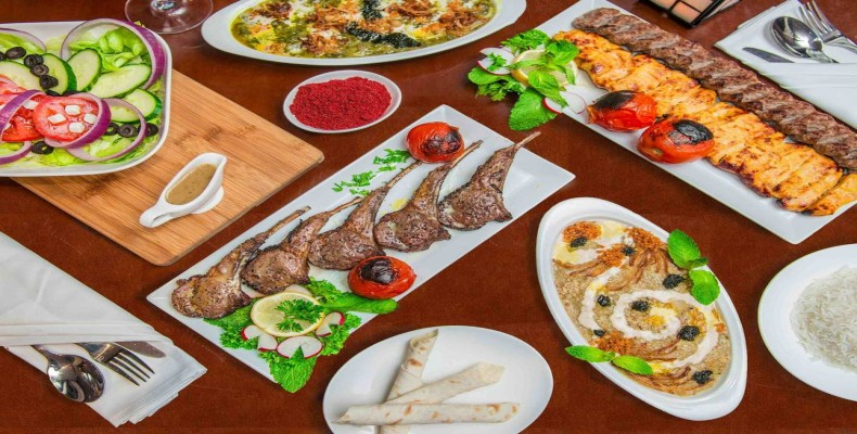 رستوران دربار پرشین گریل تورنتو در نورث یورک با فضای لوکس و منوی ایرانی مجلسی