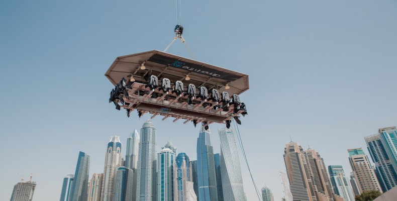 ناهار در Dubai Dinner In The Sky