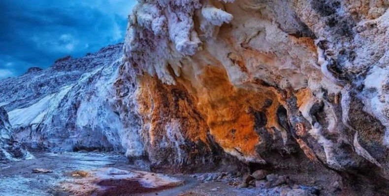 غار نمکی خرسین از جاهای دیدنی بندرعباس