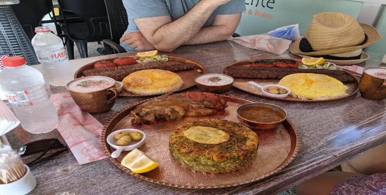 رستوران ته‌چین در آنتالیا