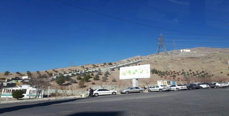 پارکینگ بام کرج در ابتدای مسیر کوه نور