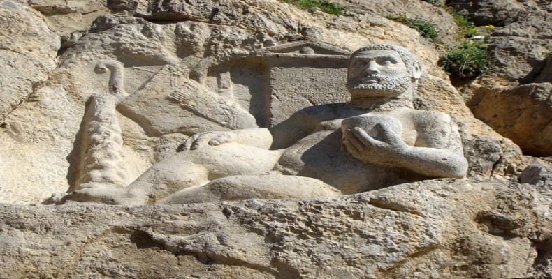 پیکره هرکول در دامنه کوه بیستون کرمانشاه، اثر دوره سلوکیان