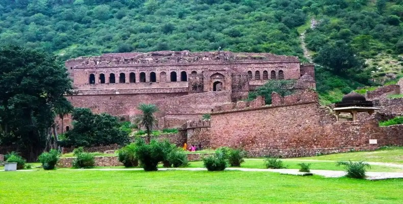 قلعه بهانگاره هند در راجستان؛ قلعه‌ای تاریخی و معروف به تسخیرشده‌ترین مکان ممنوعه در جهان