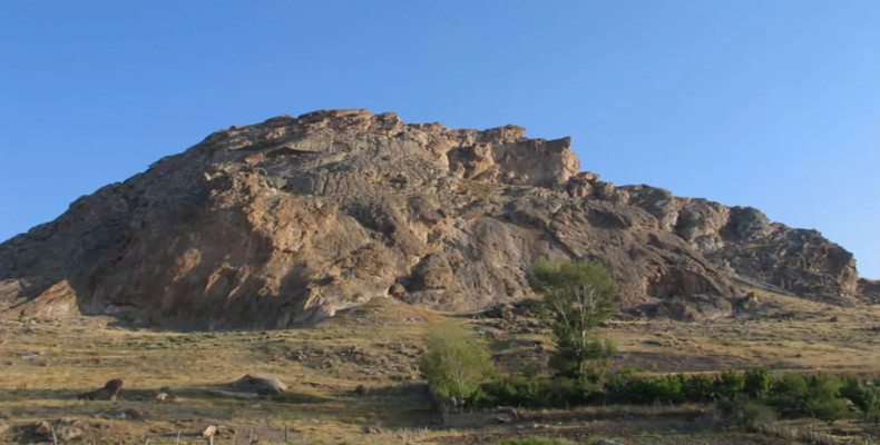 قلعه بوینی یوغون یا قلعه آدم‌خوار اردبیل