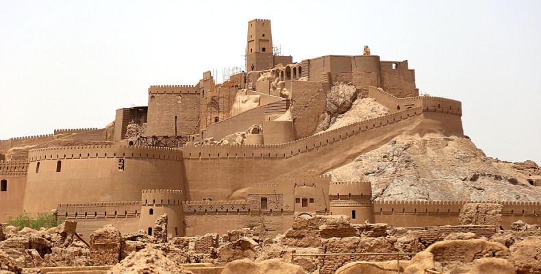 گورستان ایستاده کودکان ارگ بم از جاهای ترسناک ایران
