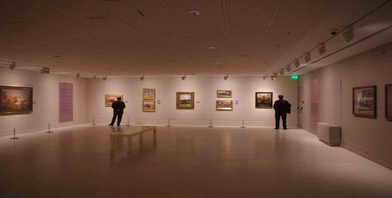 نمای داخلی موزه پرا استانبول در خیابان مشروطیت بیاوغلو