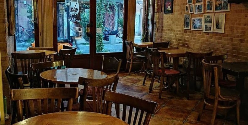 کافه آنی اصفهان