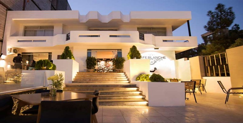 کافه بلانش اصفهان؛ کافه‌ای مدرن با طراحی شبیه هواپیما از پاتوق های اصفهان