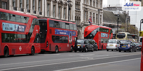 اتوبوس های دو طبقه قرمز
