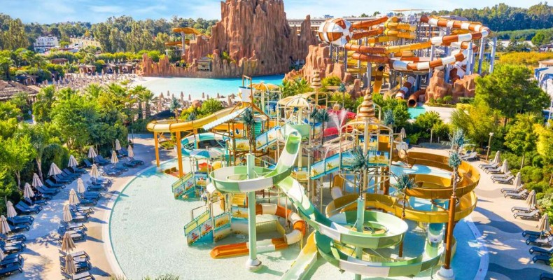 پارک آبی لند آو لجندز آنتالیا یکی از بزرگترین و معروفترین پارکهای آبی ترکیه