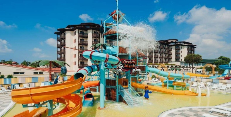 پارک آبی هتل سلکتوم فمیلی ریزورت آنتالیا مناسب خانوادهها و کودکان