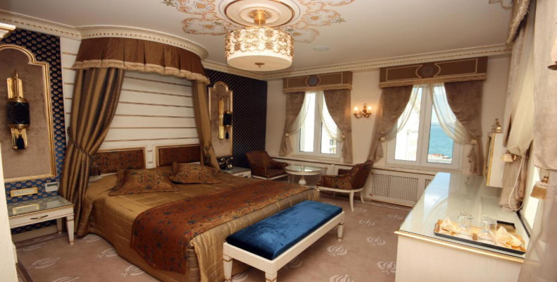 عمارت فوات پاشا (Fuat Paşa Yalısı)