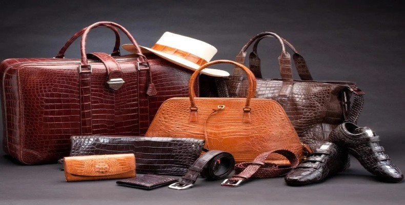 چرم تبریز، از معروفترین سوغاتیهای تبریز برای خرید