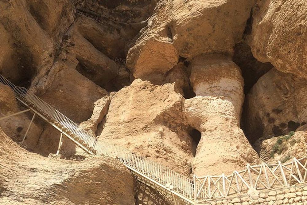 غار باستانی کرفتو از جاهای دیدنی کردستان