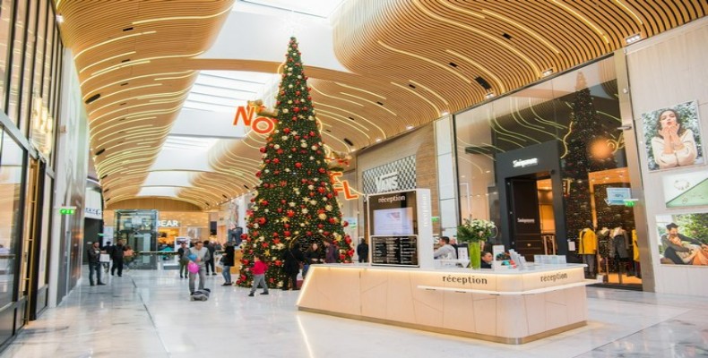 نمای داخلی مرکز خرید ارویل پاریس نزدیک فرودگاه شارل دوگل