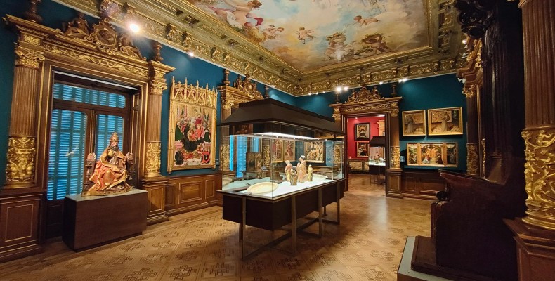 نمای داخلی موزه لازارو گالدیانو، از موزههای کمترشناختهشده مادرید