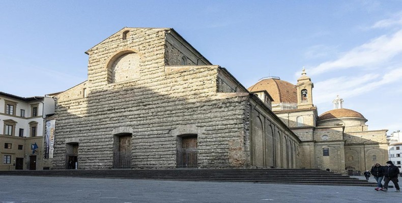 کلیسای سنت لارنس رم در کنار گورستان تاریخی کامپو ورانو، از کلیساهای زیارتی رم