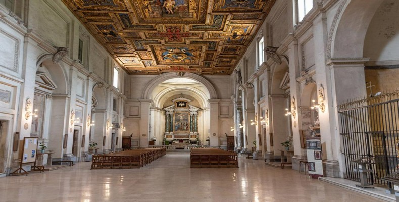 نمای داخلی کلیسای سنت سباستین رم، یکی از کلیساهای زیارتی مهم در مسیر آپیا