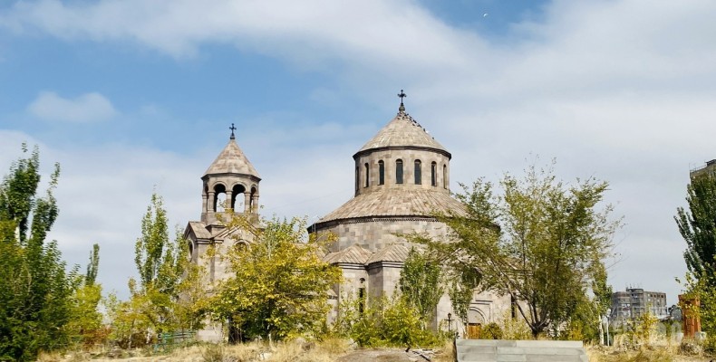 نمای کلیسای سنت سرکیس از جاذبههای تاریخی ایروان