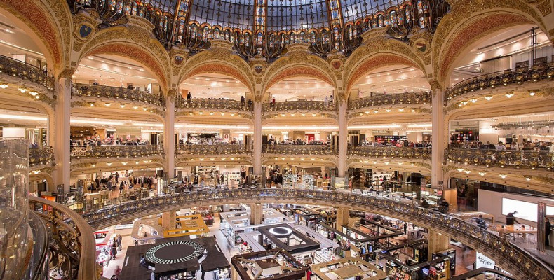 فروشگاه گالری لافایت (Galeries Lafayette) در شانزه‌لیزه پاریس