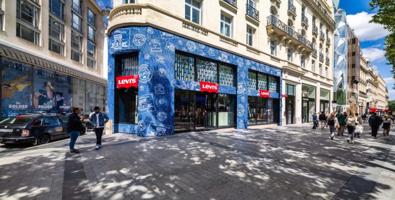برند Levi’s در شانزلیزه