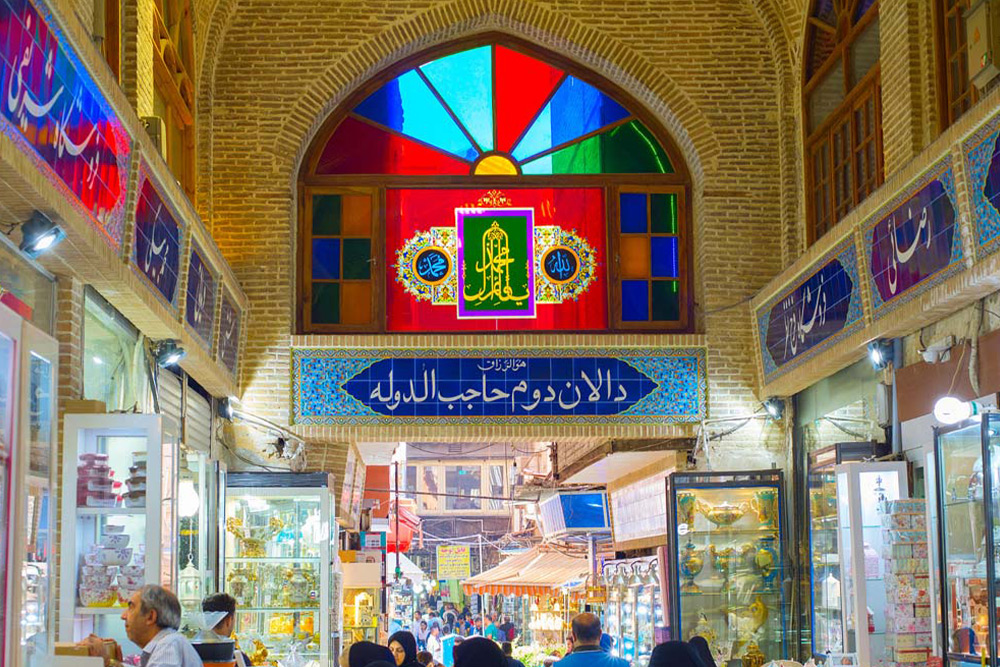 بازار از شلوغ ترین  جاهای دیدنی تهران