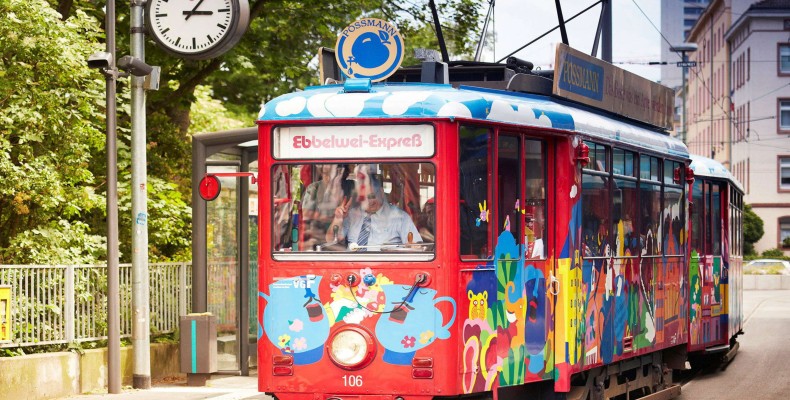 تراموای تاریخی اِبِلوای اکسپرس در فرانکفورت