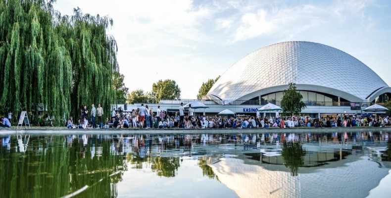 سالن یارهاوندرتهاله و فضای رویدادهای فرهنگی فرانکفورت