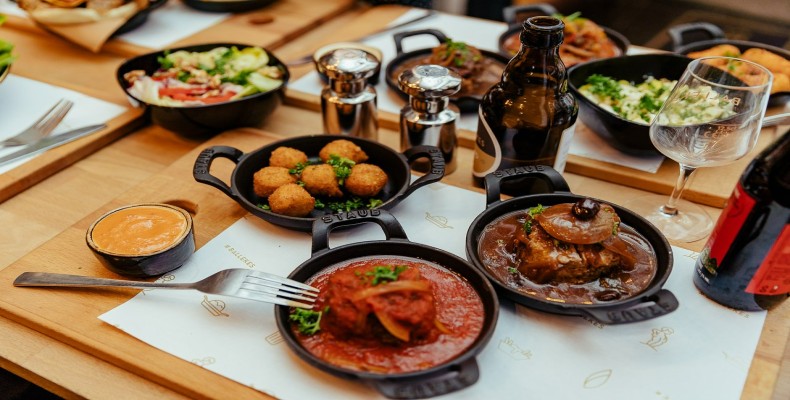 غذاهای محلی بروکسل؛ تجربه طعمهای بلژیکی در سفر انفرادی