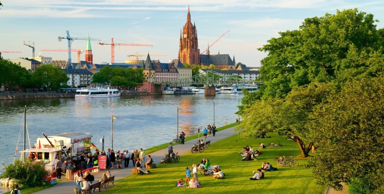 مسیر موزههای فرانکفورت در کنار رودخانه ماین
