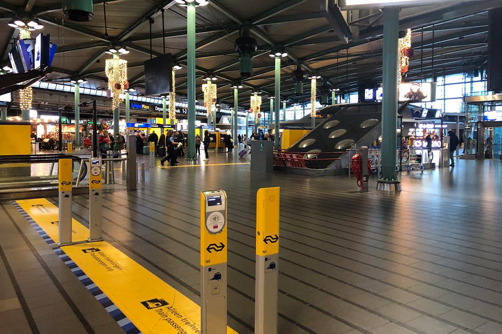 Schiphol station