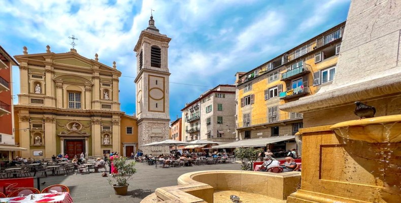 خیابانهای قدیمی شهر نیس در بافت تاریخی Old Town فرانسه