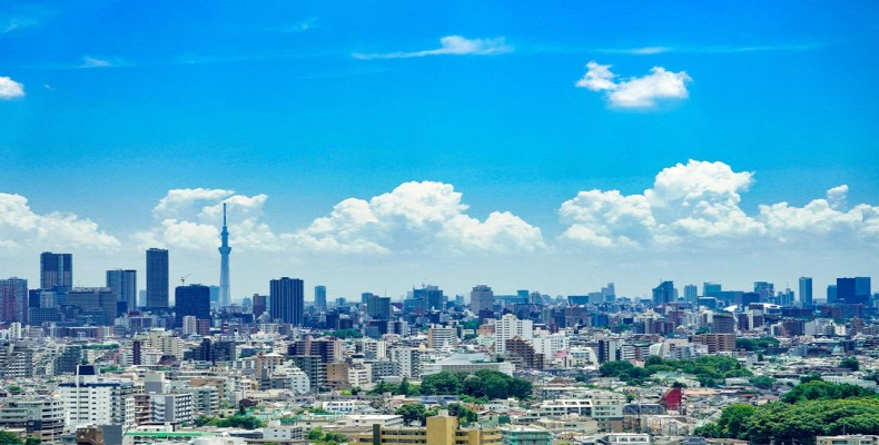 نمای کلی شهر توکیو و آسمانخراشهای مدرن ژاپن