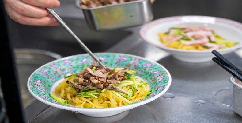 غذای ژاپنی تسوکمن (Tsukemen)؛ تجربهای محبوب در شکمگردی کیوتو