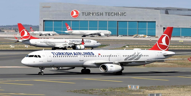 هواپیمای ترکیش ایرلاینز در محوطه فرودگاه استانبول