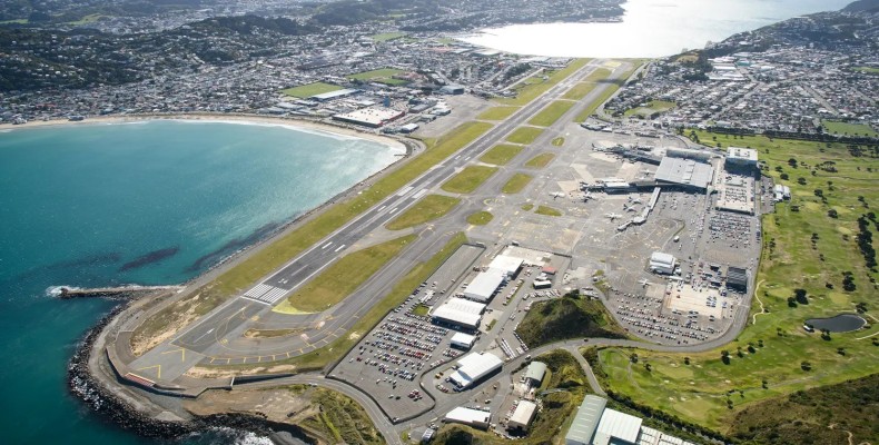 فرودگاه بین المللی ولینگتون نیوزیلند با باند کوتاه و بادهای شدید